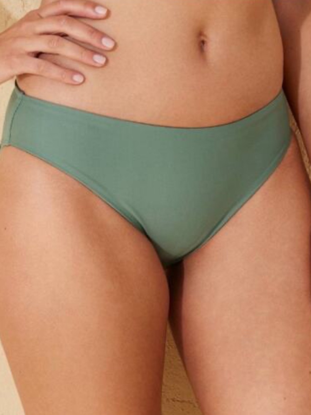 Shade & shore  Low-Rise full coverage Bikini Bottoms in Sage Green NWT O